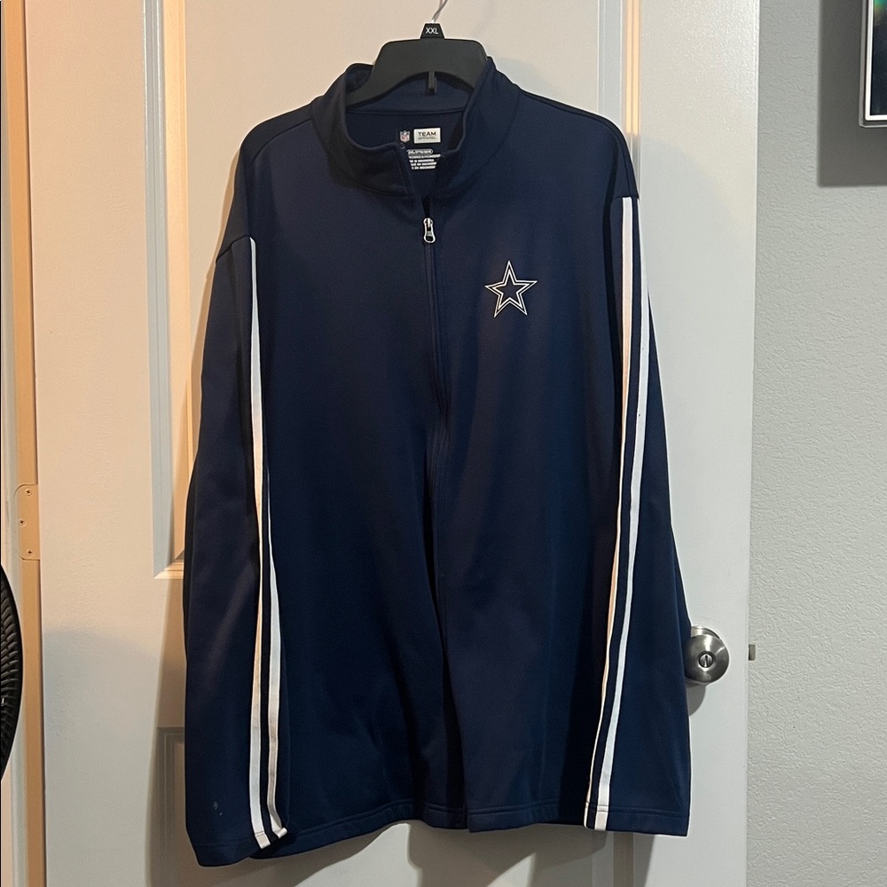 Dallas Cowboys light zip up jacket. NFL Team Apparel. 2XL Men